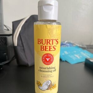 Burt's Bees Nourishing Cleansing Oil